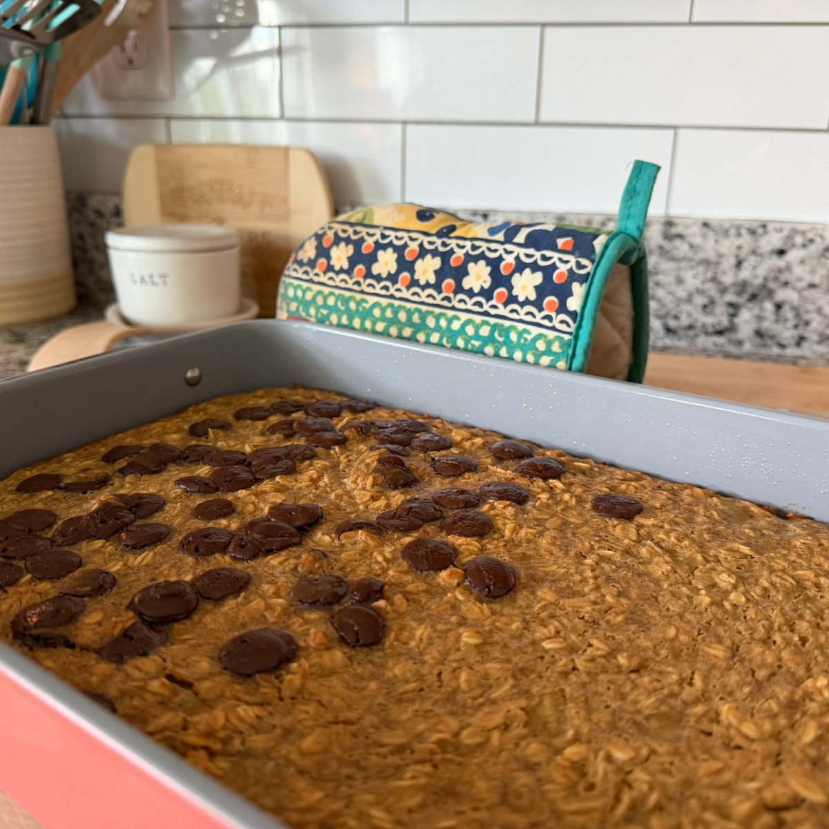 oatmeal chocolate chip protein breakfast&nbsp;bars